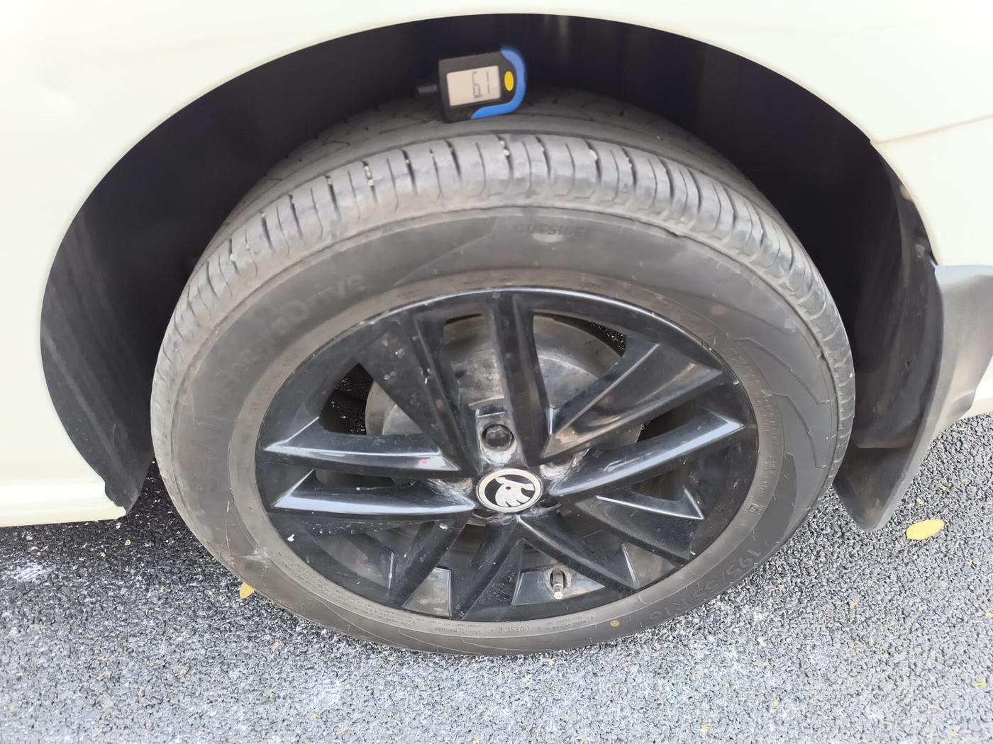2021 Skoda Rapid AMBITION AT TSI, Petrol, Automatic, 48,306 km, tyre