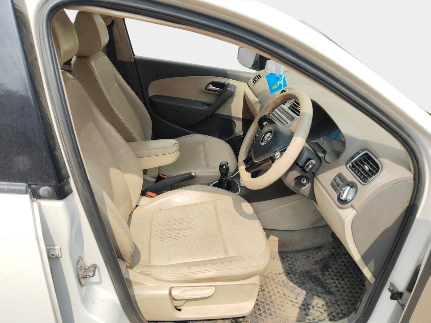 2015 Volkswagen Vento HIGHLINE DIESEL 1.5, Diesel, Manual, 1,46,000 km, interior