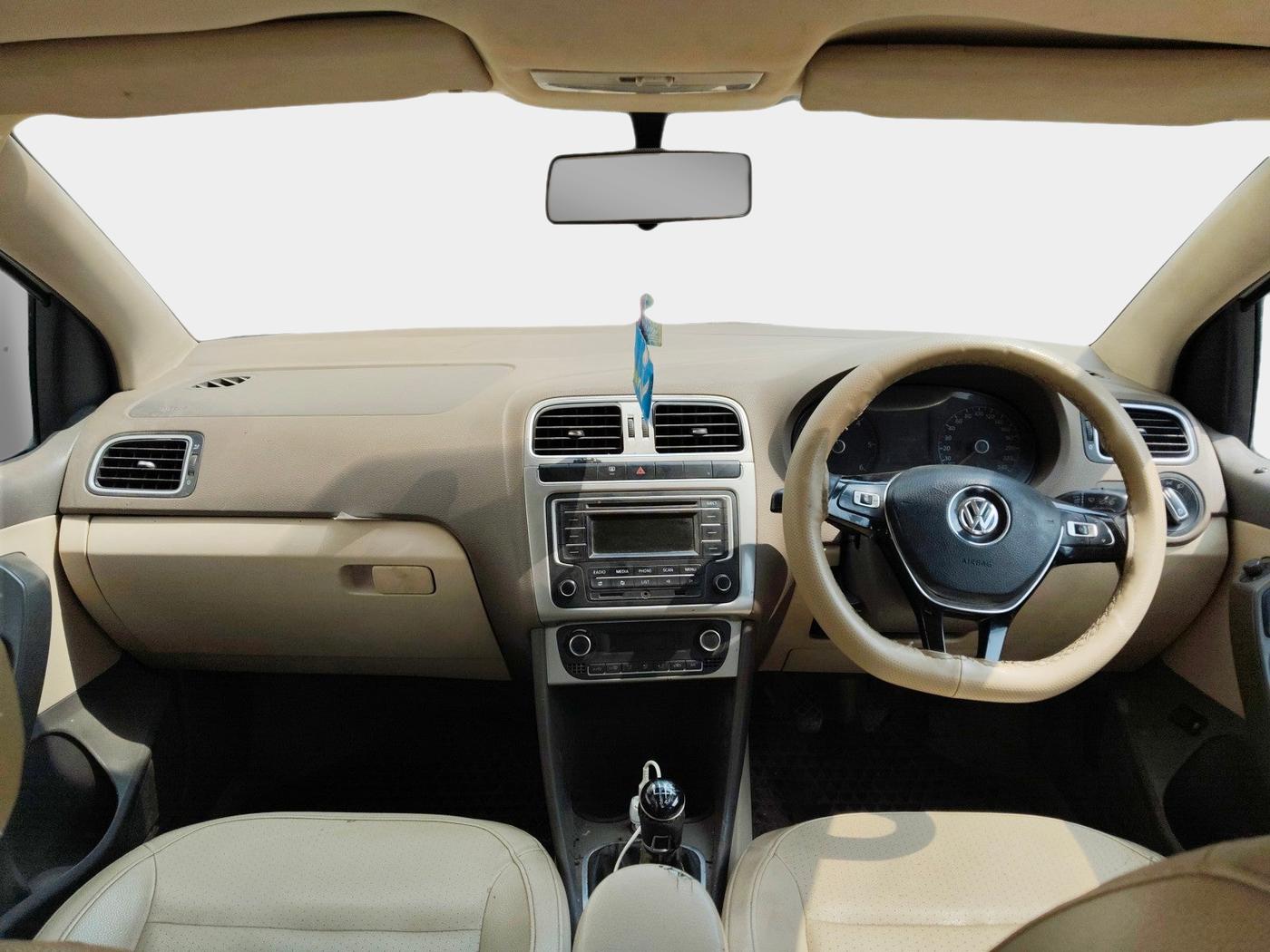 2015 Volkswagen Vento HIGHLINE DIESEL 1.5, Diesel, Manual, 1,46,000 km, interior