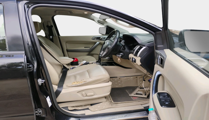 2018 Ford Endeavour TREND 2.2 4X2 AT, Diesel, Automatic, 2,37,612 km, interior