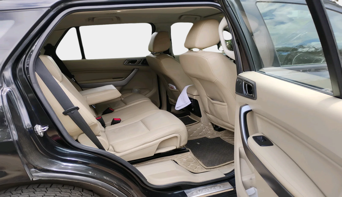 2018 Ford Endeavour TREND 2.2 4X2 AT, Diesel, Automatic, 2,37,612 km, interior