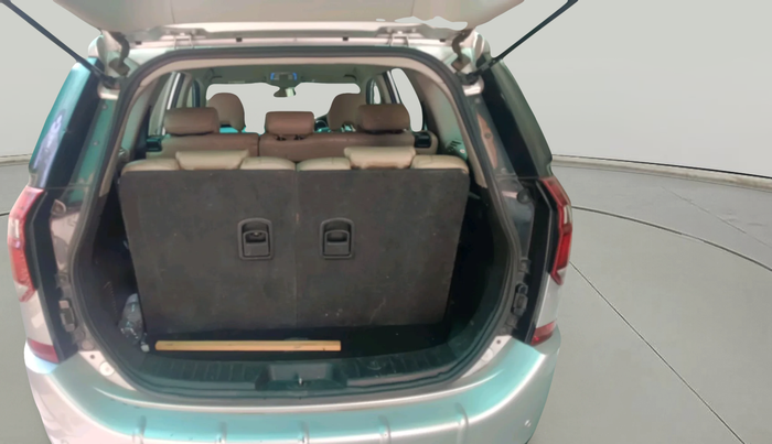 2018 Mahindra XUV500 W7, Diesel, Manual, 1,34,933 km, exterior