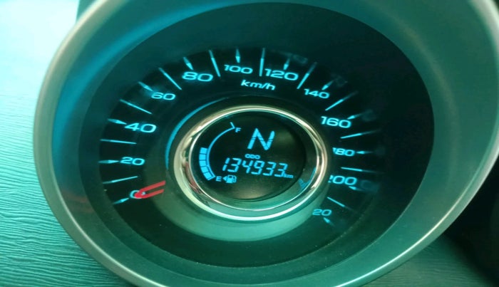 2018 Mahindra XUV500 W7, Diesel, Manual, 1,34,933 km, interior