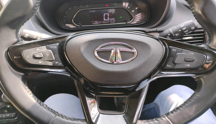 2022 Tata NEXON XZ PLUS (PREMIUM) KAZIRANGA PETROL, Petrol, Manual, 44,396 km, interior