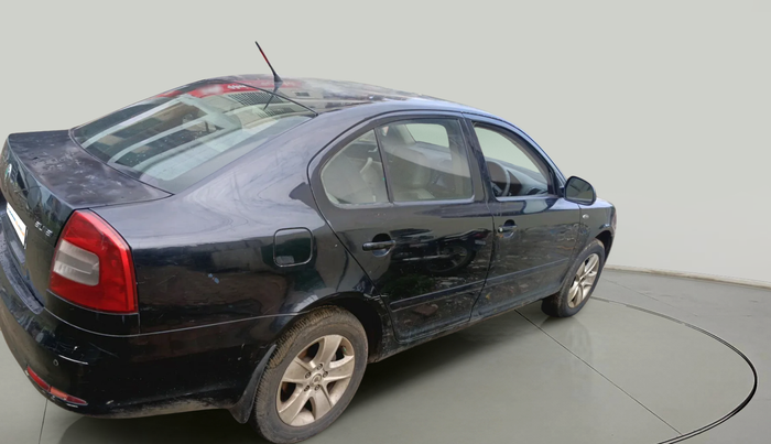 2011 Skoda Laura ELEGANCE 2.0 TDI CR AT, Diesel, Automatic, 1,98,520 km, exterior