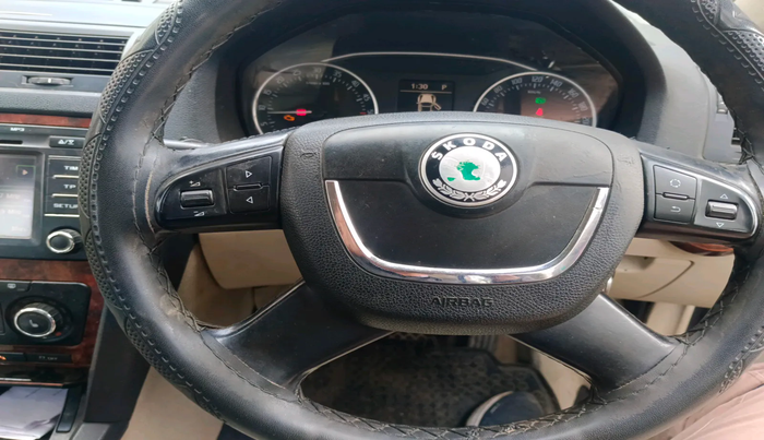 2011 Skoda Laura ELEGANCE 2.0 TDI CR AT, Diesel, Automatic, 1,98,520 km, interior