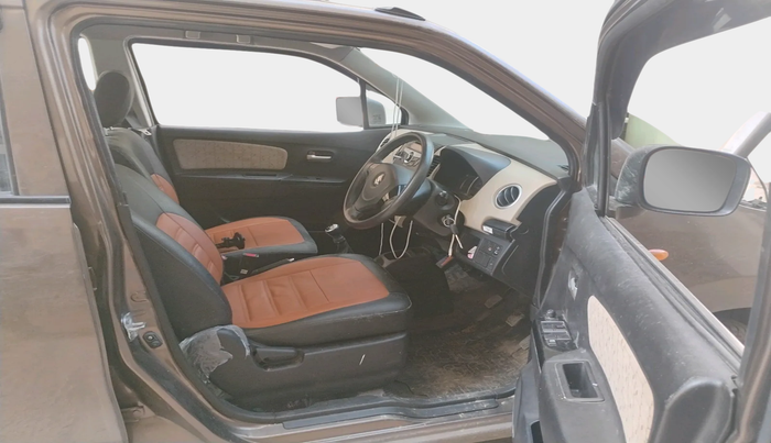 2017 Maruti Wagon R 1.0 VXI OPT, Petrol, Manual, 51,182 km, interior