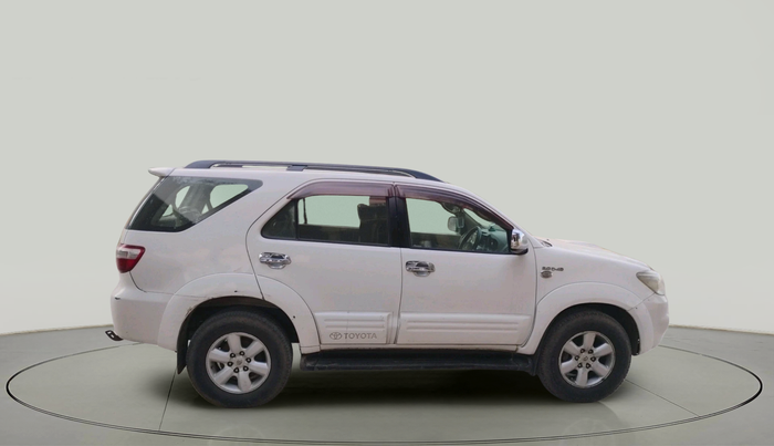 2011 Toyota Fortuner 3.0 4X4 MT, Diesel, Manual, 1,86,135 km, exterior