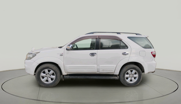 2011 Toyota Fortuner 3.0 4X4 MT, Diesel, Manual, 1,86,135 km, exterior