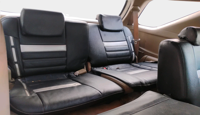 2011 Toyota Fortuner 3.0 4X4 MT, Diesel, Manual, 1,86,135 km, interior