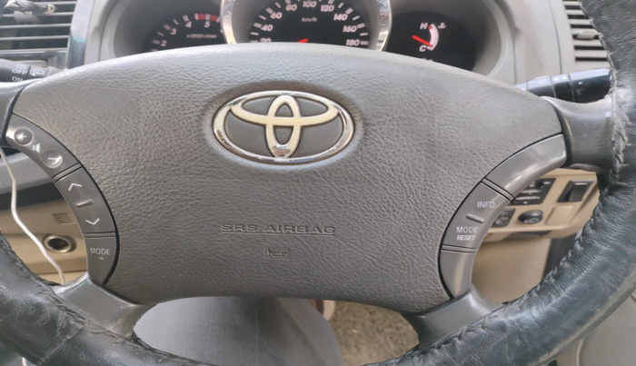 2011 Toyota Fortuner 3.0 4X4 MT, Diesel, Manual, 1,86,135 km, interior