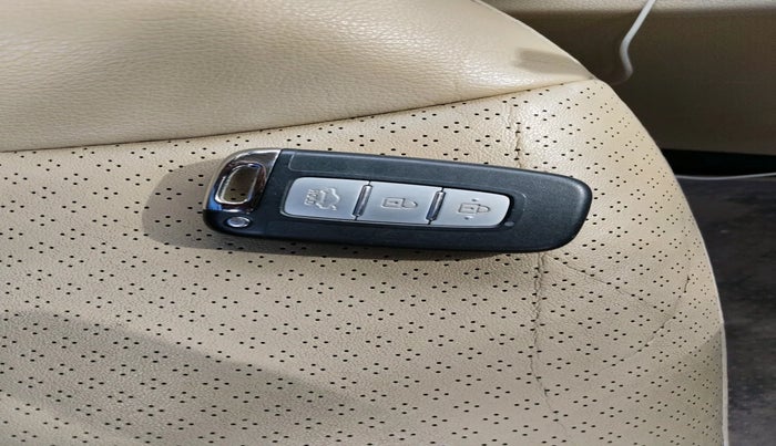 2013 Hyundai Verna FLUIDIC 1.6 CRDI SX OPT, Diesel, Manual, 1,16,753 km, interior