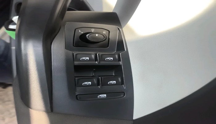 2022 Skoda KUSHAQ ACTIVE 1.0L TSI MT, Petrol, Manual, 61,166 km, interior