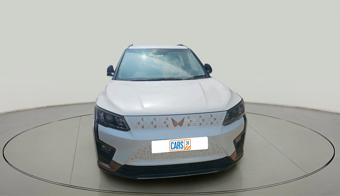 2023 Mahindra XUV400 EL 7.2 KW, Electric, Automatic, 25,471 km, exterior