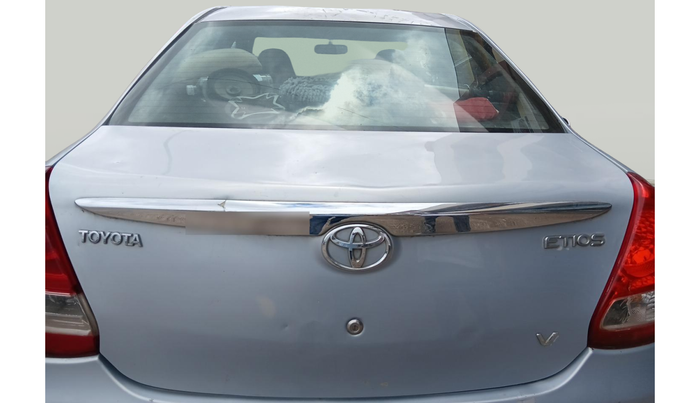 2011 Toyota Etios V, Petrol, Manual, 1,36,811 km, exterior