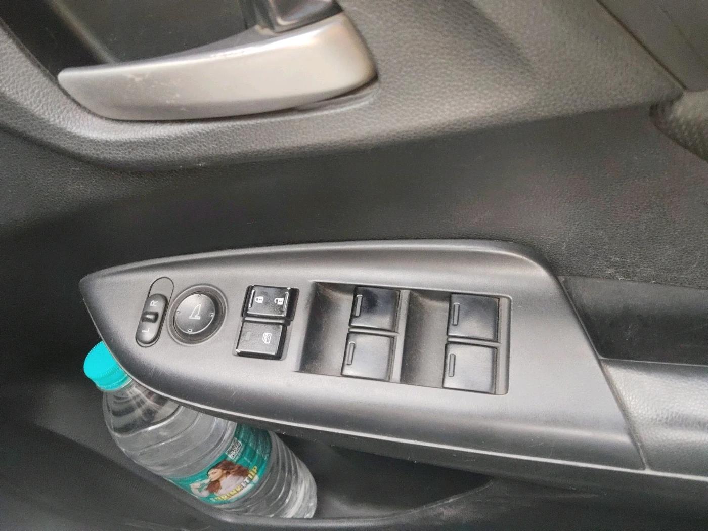 2018 Honda WR-V 1.5L I-DTEC S MT, Diesel, Manual, 1,36,342 km, interior