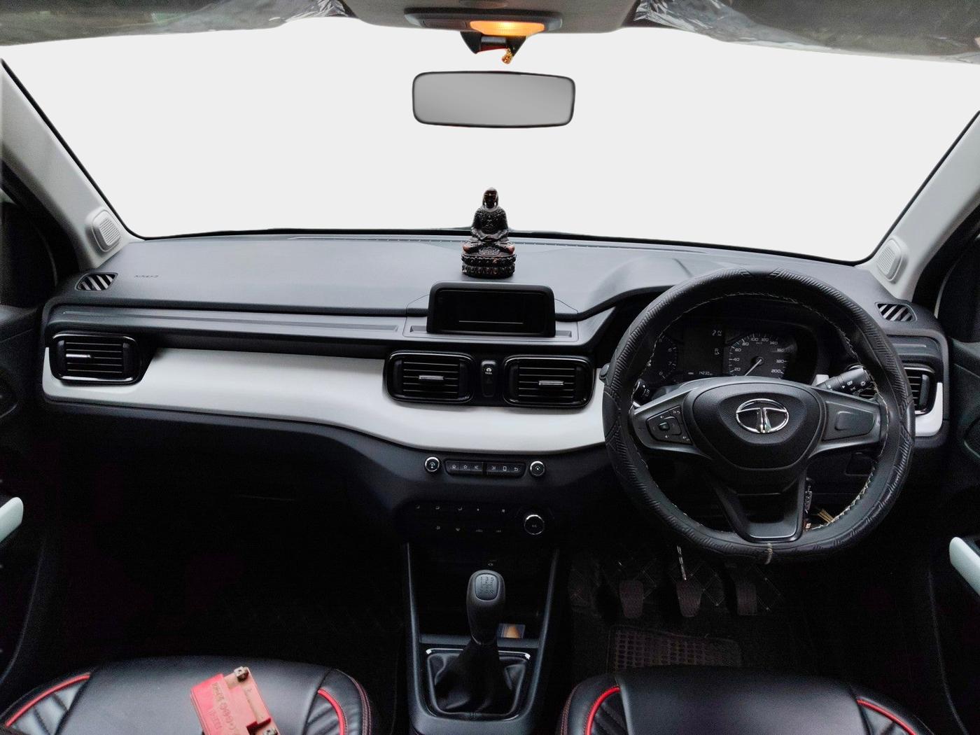 2023 Tata PUNCH PURE RHYTHM PACK MT, Petrol, Manual, 14,233 km, interior