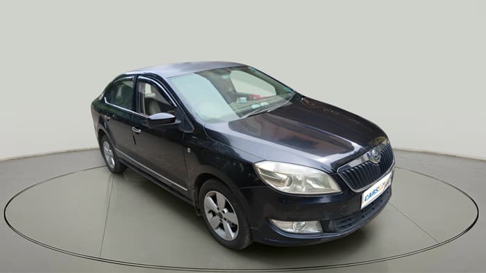 2013 Skoda Rapid AMBITION 1.6 TDI CR MT, Diesel, Manual, 1,11,582 km, exterior