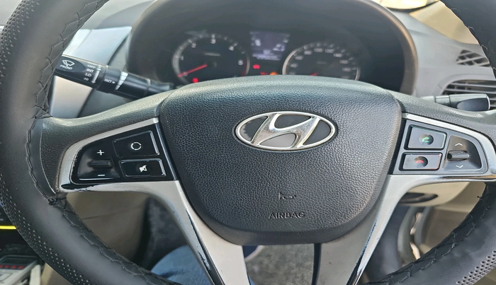 2011 Hyundai Verna FLUIDIC 1.6 CRDI EX, Diesel, Manual, 2,85,600 km, interior