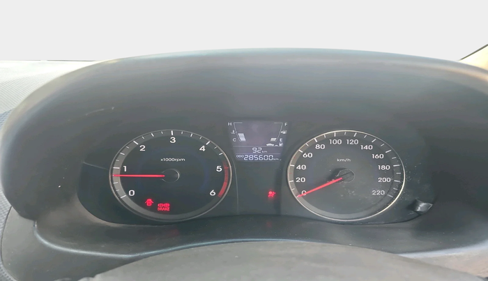 2011 Hyundai Verna FLUIDIC 1.6 CRDI EX, Diesel, Manual, 2,85,600 km, interior