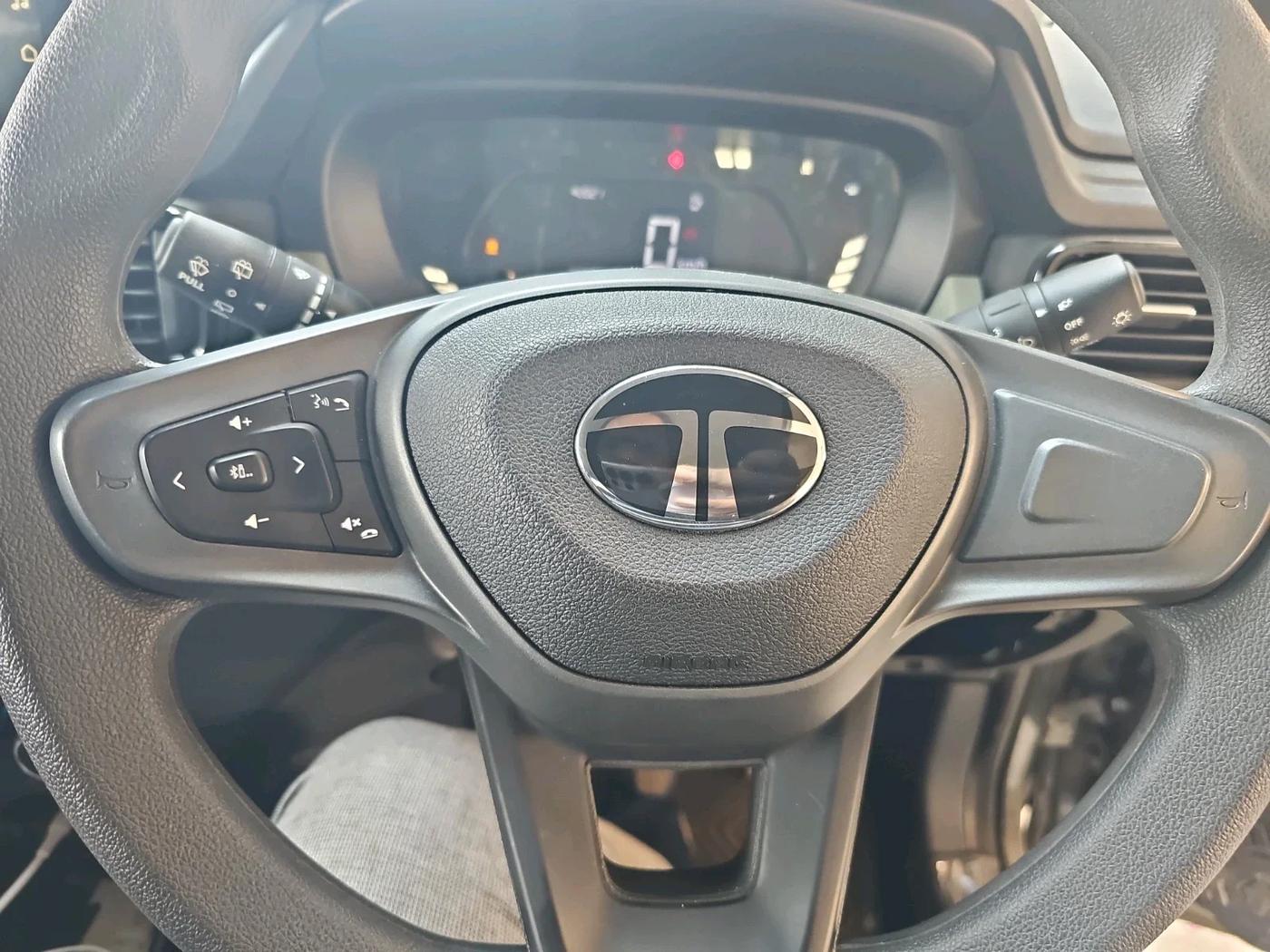 2025 Tata PUNCH Adventure Plus (S) iCNG, CNG, Manual, 6,135 km, interior