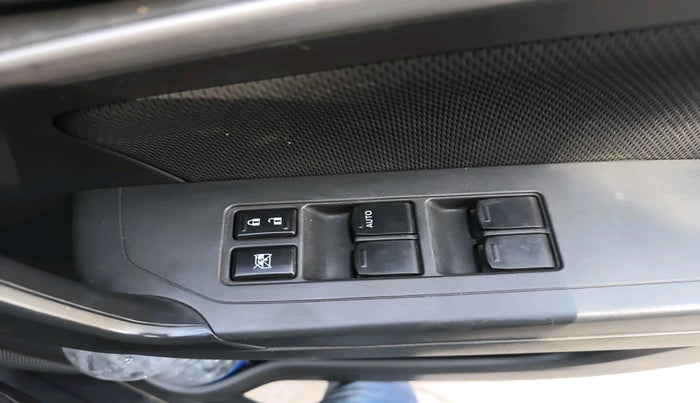 2016 Maruti Vitara Brezza ZDI, Diesel, Manual, 1,10,672 km, interior