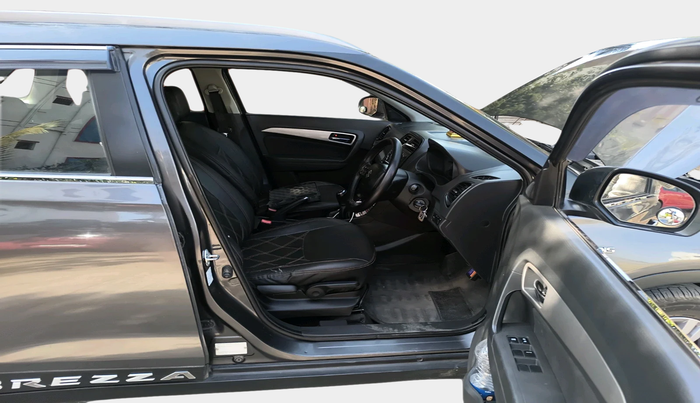 2016 Maruti Vitara Brezza ZDI, Diesel, Manual, 1,10,672 km, interior