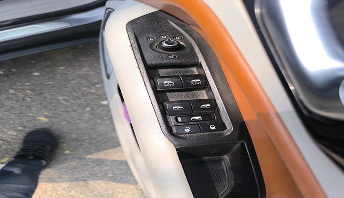 2021 Jeep Compass LIMITED (O) 2.0 DIESEL, Diesel, Manual, 1,70,957 km, interior