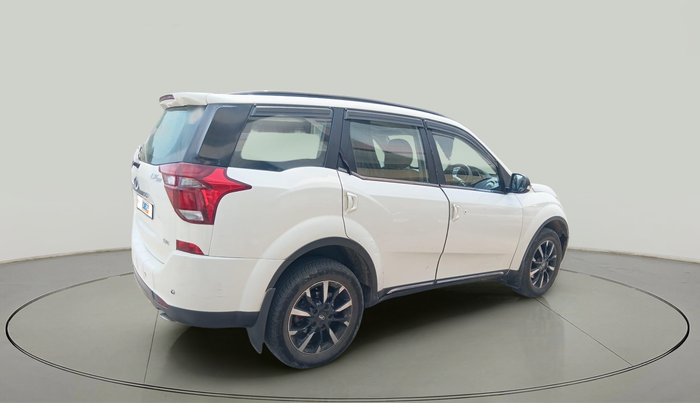 2019 Mahindra XUV500 W11, Diesel, Manual, 1,69,918 km, exterior