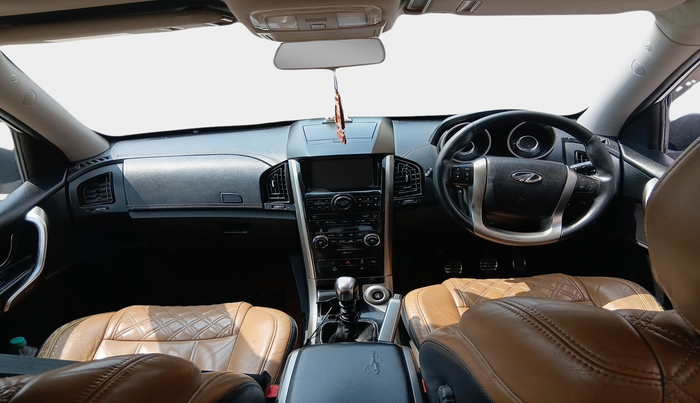 2019 Mahindra XUV500 W11, Diesel, Manual, 1,69,918 km, interior