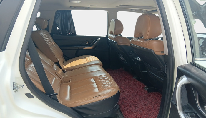 2019 Mahindra XUV500 W11, Diesel, Manual, 1,69,918 km, interior