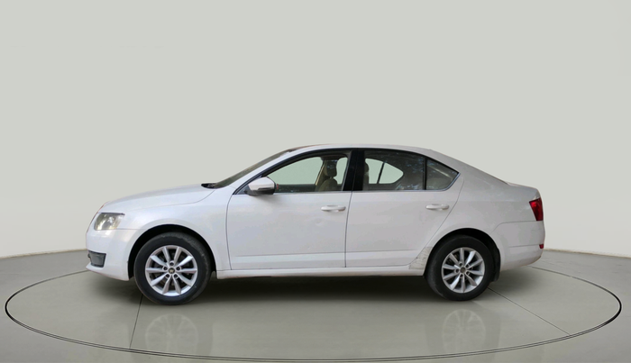 2014 Skoda Octavia ELEGANCE 2.0 TDI AT, Diesel, Automatic, 1,26,459 km, exterior