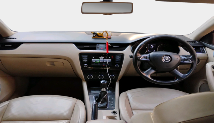 2014 Skoda Octavia ELEGANCE 2.0 TDI AT, Diesel, Automatic, 1,26,459 km, interior