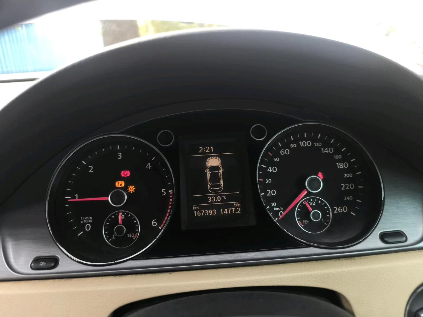 2012 Volkswagen Passat TRENDLINE MT, Diesel, Manual, 1,67,939 km, interior