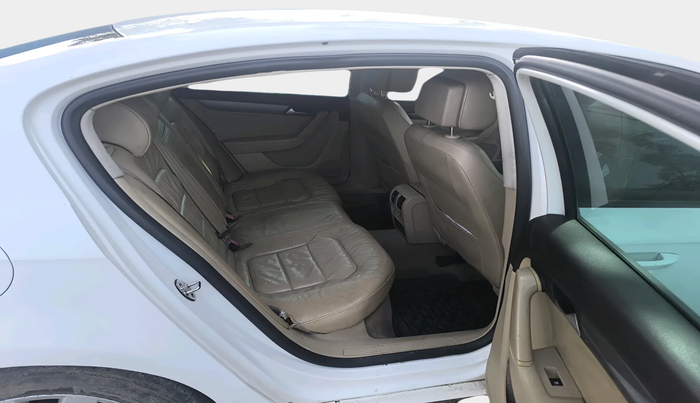 2012 Volkswagen Passat TRENDLINE MT, Diesel, Manual, 1,67,939 km, interior