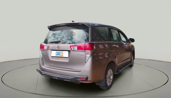 2017 Toyota Innova Crysta 2.4 G 8 STR, Diesel, Manual, 1,52,229 km, exterior