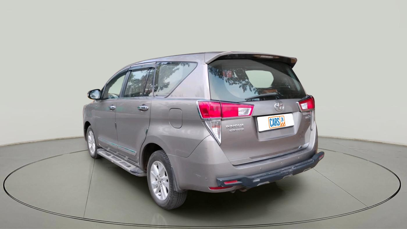 2017 Toyota Innova Crysta 2.4 G 8 STR, Diesel, Manual, 1,52,229 km, exterior
