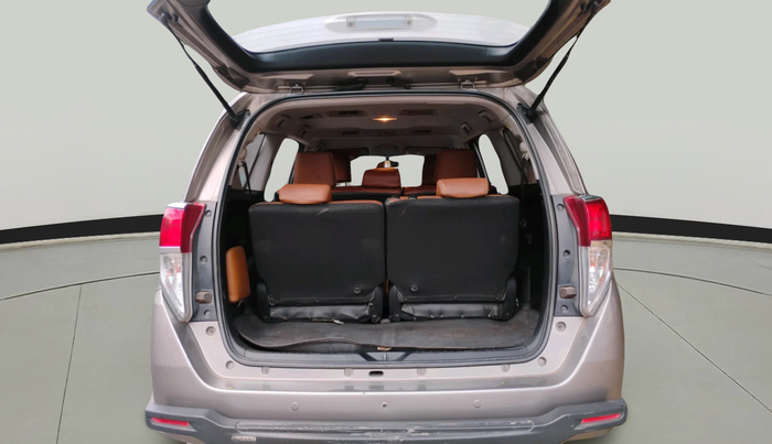 2017 Toyota Innova Crysta 2.4 G 8 STR, Diesel, Manual, 1,52,229 km, exterior