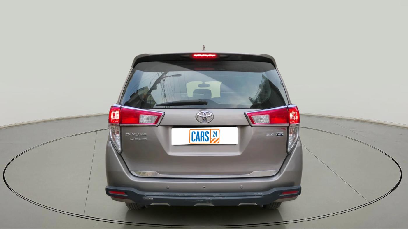 2017 Toyota Innova Crysta 2.4 G 8 STR, Diesel, Manual, 1,52,229 km, exterior