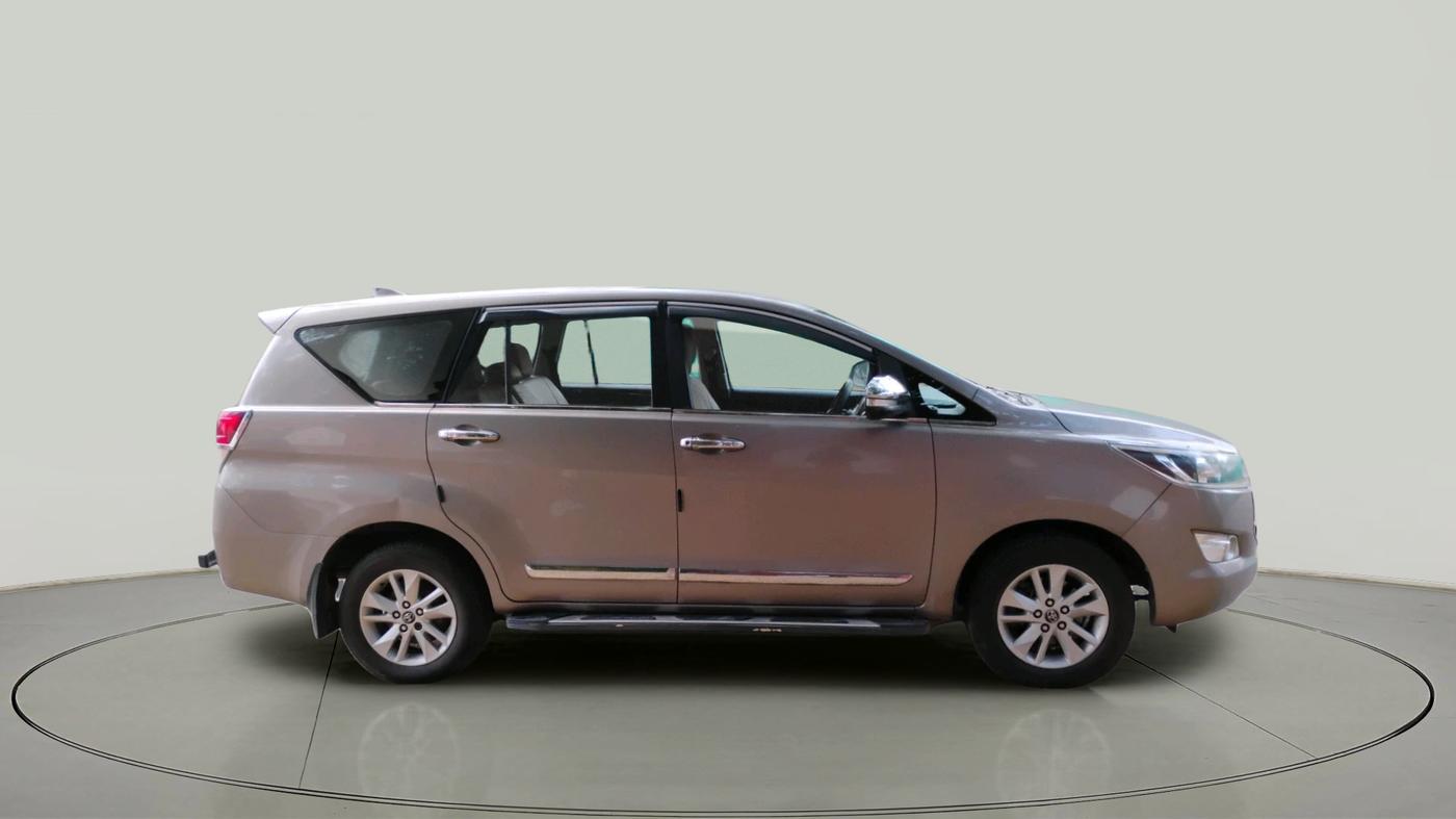 2017 Toyota Innova Crysta 2.4 G 8 STR, Diesel, Manual, 1,52,229 km, exterior