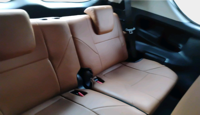 2017 Toyota Innova Crysta 2.4 G 8 STR, Diesel, Manual, 1,52,229 km, interior