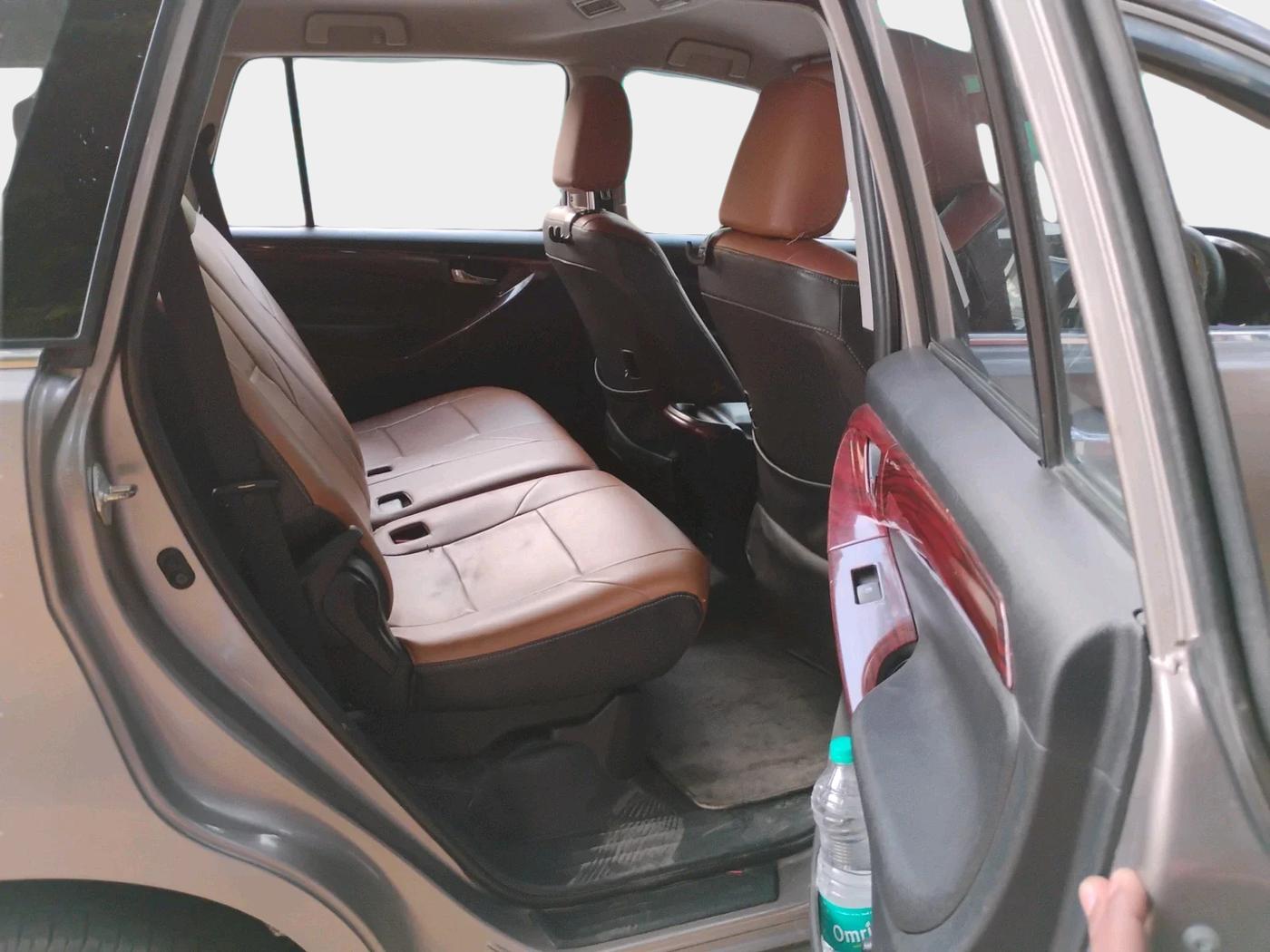 2017 Toyota Innova Crysta 2.4 G 8 STR, Diesel, Manual, 1,52,229 km, interior