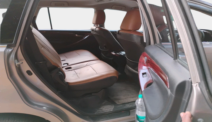 2017 Toyota Innova Crysta 2.4 G 8 STR, Diesel, Manual, 1,52,229 km, interior