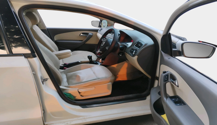 2013 Volkswagen Vento HIGHLINE 1.6 MPI, Petrol, Manual, 96,434 km, interior