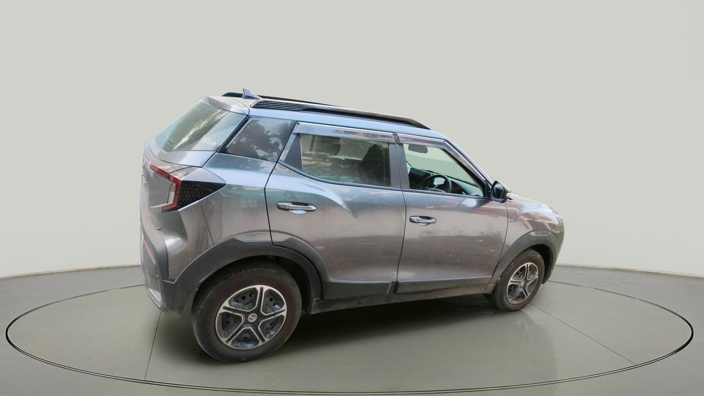 2024 Mahindra XUV 3XO MX1 1.2 L TCMPFi, Petrol, Manual, 11,621 km, exterior