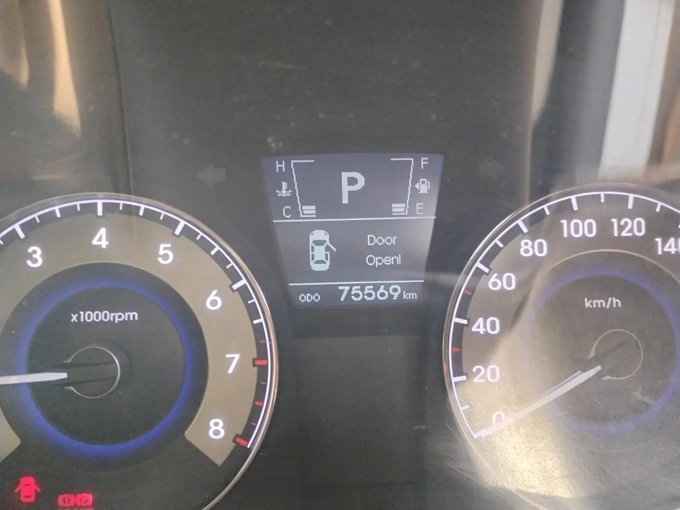 2011 Hyundai Verna FLUIDIC 1.6 VTVT SX AT, Petrol, Automatic, 75,569 km, interior