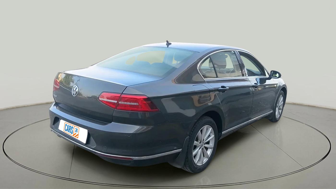 2018 Volkswagen Passat HIGHLINE DSG, Diesel, Automatic, 1,19,000 km, exterior