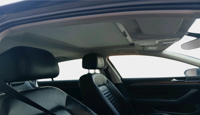 2018 Volkswagen Passat HIGHLINE DSG, Diesel, Automatic, 1,17,921 km, interior