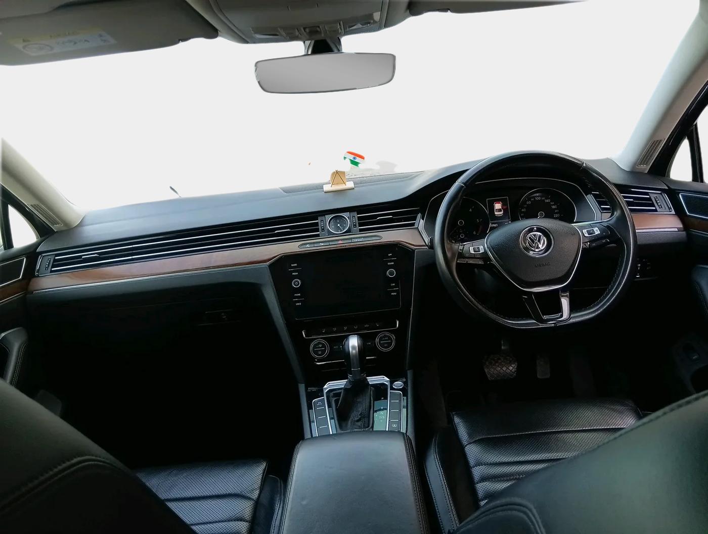 2018 Volkswagen Passat HIGHLINE DSG, Diesel, Automatic, 1,19,000 km, interior