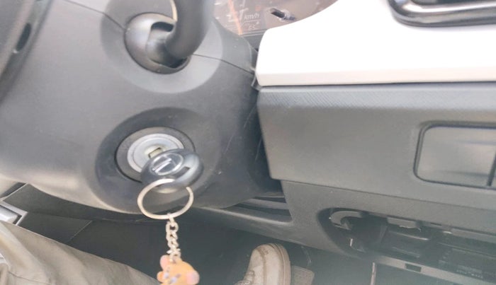 2025 Tata PUNCH PURE MT, Petrol, Manual, 2,621 km, interior